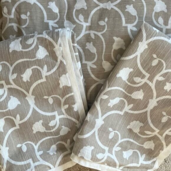 Ballard Designs Other - Ballard Designs Florette Tulip Trellis BEIGE King Duvet Cover & 2 King Shams